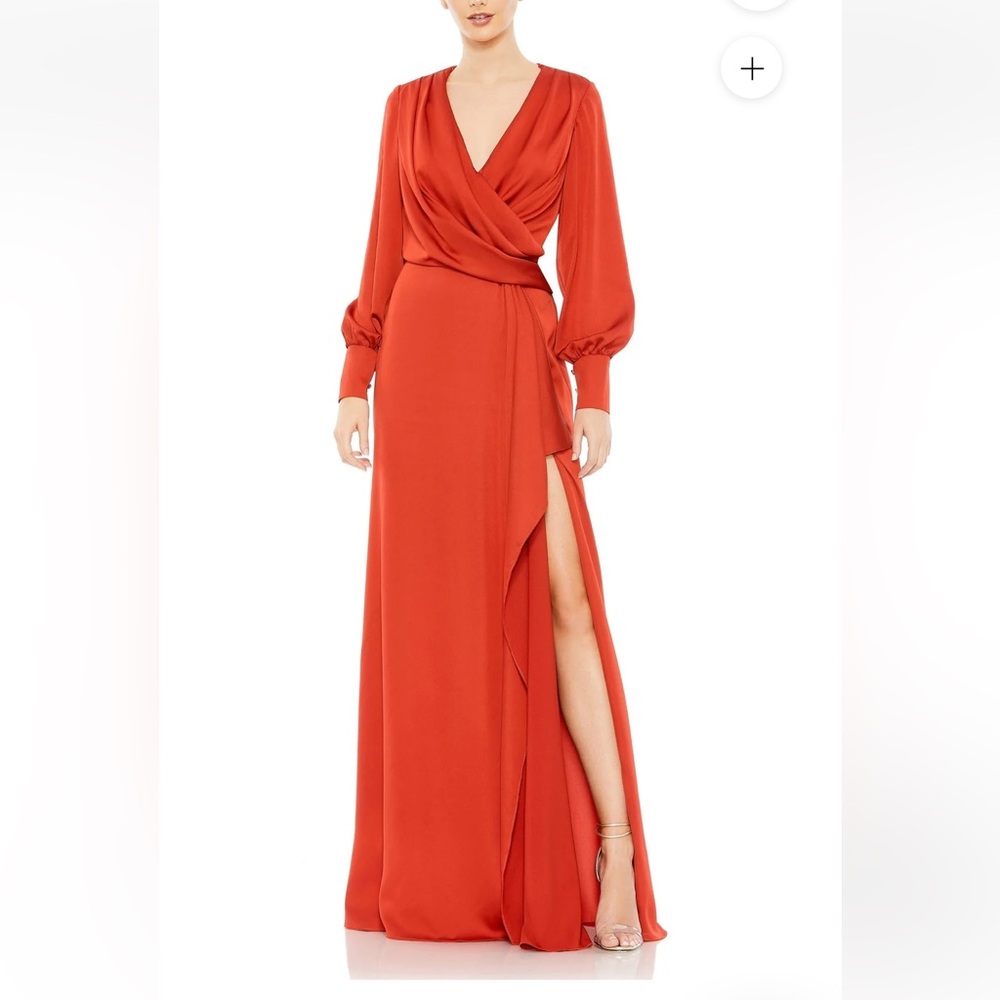 NWT Mac Duggal dress size 10. Long sleeve